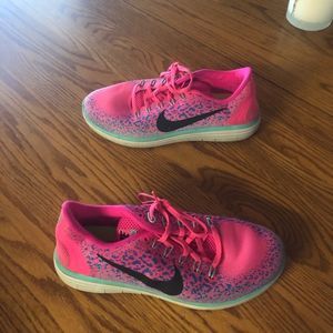 Nike hot pink & teal cheetah Run Natural distance running shoe size 10